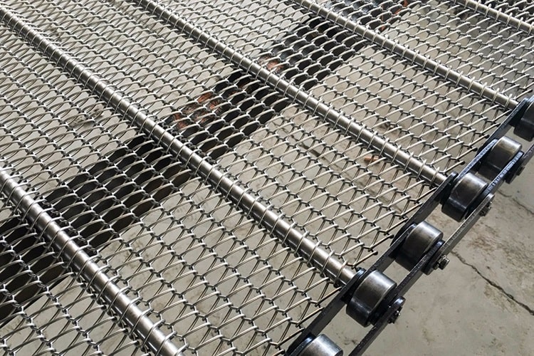 Esteira balanceada com correntes laterais – Eficiência a toda prova